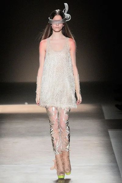 Look 11